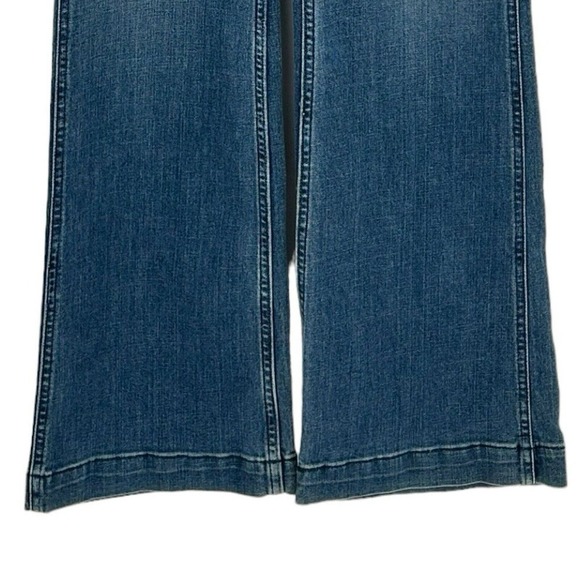 Levi's San Francisco Women Demi Curve Classic Jeans Flare Med Wash Sz 4/27 - Picture 7 of 16